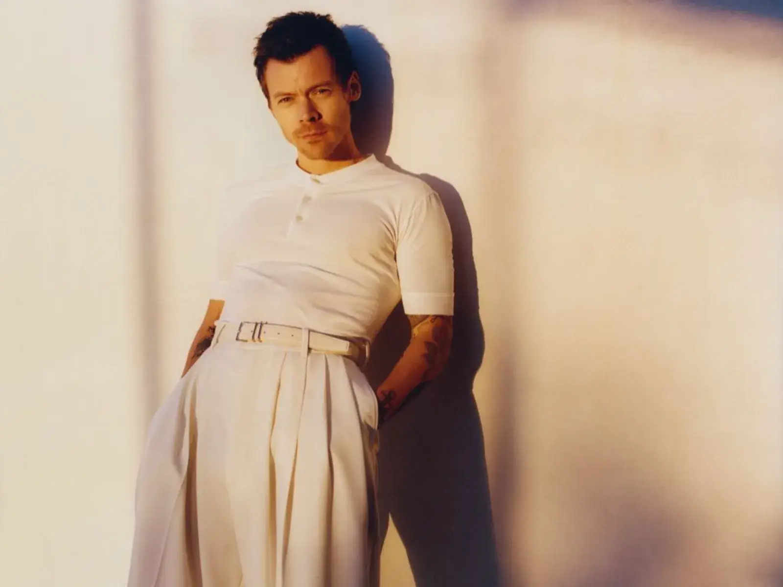 Calvin Klein vistió a Harry Styles para la promoción de su nuevo álbum “Kiss All The Time. Disco, Occasionally”
